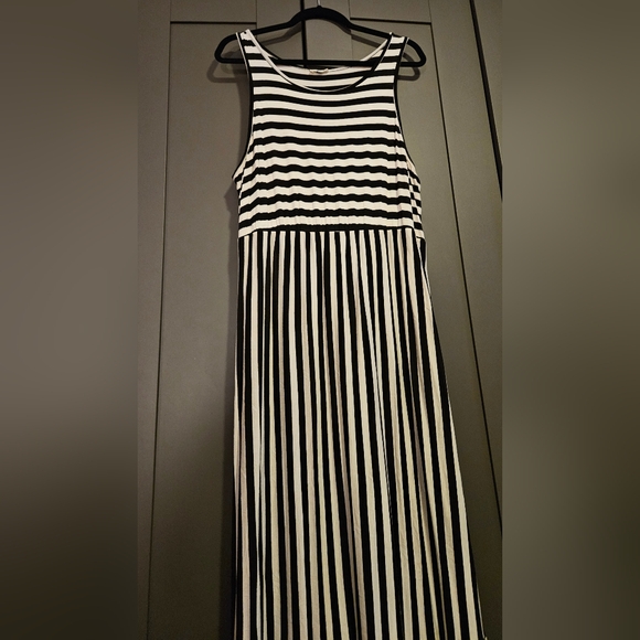 Monochrome Striped Patchwork Maxi Dress, Plus Size XL - Picture 5 of 12